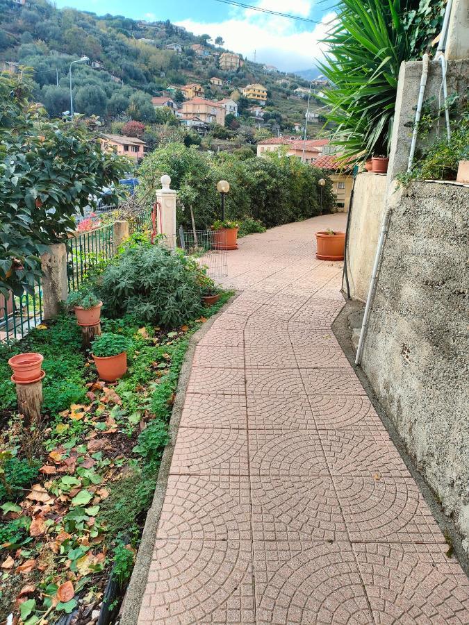 Casa Sanremo Tiziano Parking Gratis Spiaggia 15 Minuti A Piedi ภายนอก รูปภาพ