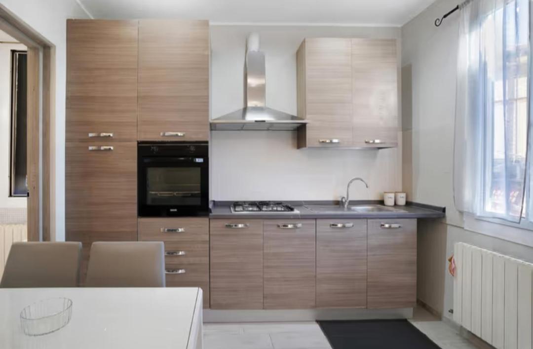 Casa Sanremo Tiziano Parking Gratis Spiaggia 15 Minuti A Piedi ภายนอก รูปภาพ