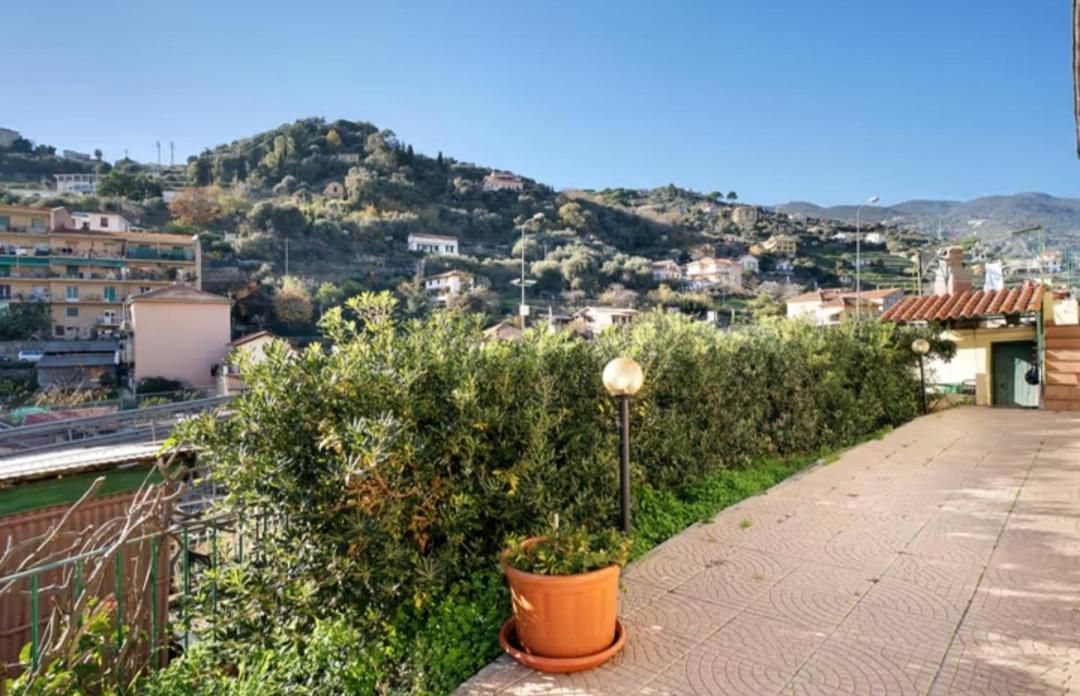 Casa Sanremo Tiziano Parking Gratis Spiaggia 15 Minuti A Piedi ภายนอก รูปภาพ